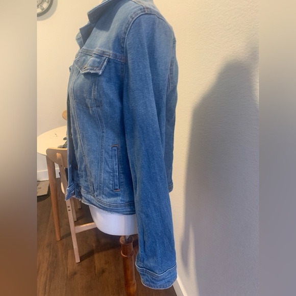 Universal Thread Blue Jean Jacket - Picture 4 of 4